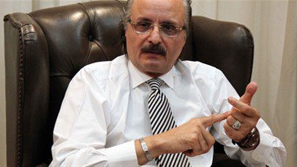 «عبد المقصود» قرار إحالة 4 أطباء لمجلس تأديب يخص رئيس الجامعة 