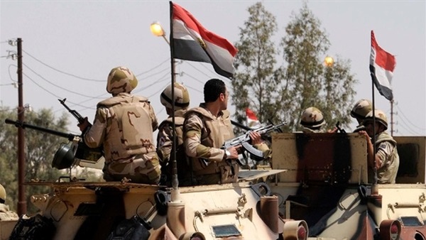 وكالات الأنباء: 800 جندى مصرى  وصلوا إلى اليمن لمحاربة الحوثيين 