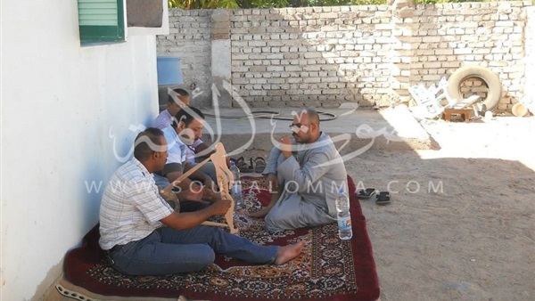 بالفيديو والصور.. عادات البحر الأحمر فى سطور.. أطباق الحلوى تعمق المودة بين أهالى «رأس غارب».. إغلاق المحلات إكرام للميت بـ«سفاجا».. ثقافة الصحراء البدوية السمة الغالبة على أهالى البدو 