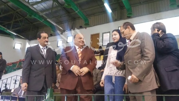 بالصور ..محافظ الدقهلية يكرم الفرق المشاركة بمهرجان«حب مصر»