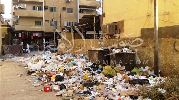 بالفيديو والصور.. «القمامة» تطفىء أنوار شوارع أسوان السياحية.. أصحاب المحالات ينتفضون ضد فواتير النظافة.. مكافأت إثابة للعاملين المتميزين وجزاءات للمتخازلين..رئيس المدينة يقدم استقالته والمحافظ يوافق