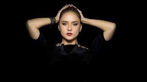 بالصور.. نيللي كريم تتألق بجلسة تصوير جديدة 
