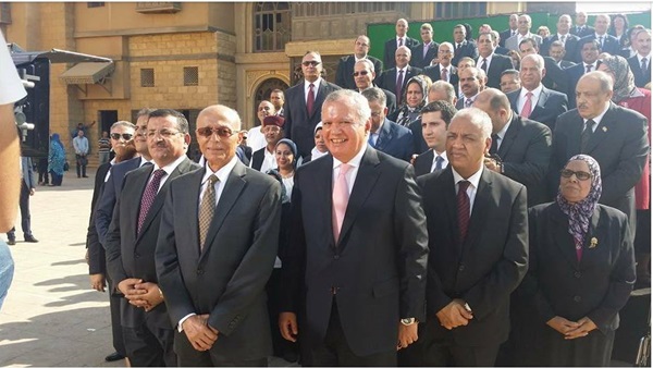بالصور : في حب مصر تبدأ فيلماً تسجيلياً لنشر البرنامج السياسي  