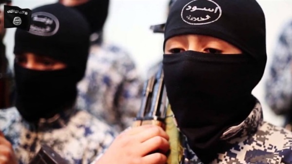 فرنسا:عودة قاصرتين مشتبه أنهما في طريقهما للانضمام لـ«داعش»