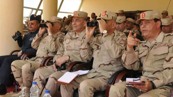 وزير الدفاع يشهد عددا من الأنشطة التدريبية للوحدات الخاصة
