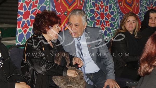 أشرف ذكي وإيناس عبد الدايم يعزيان رجاء الجداوي