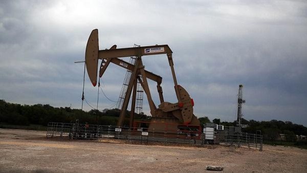 برغم تباطؤ الاقتصاد العالمي.. الهند تتعهد بمواصلة شراء النفط النيجيري