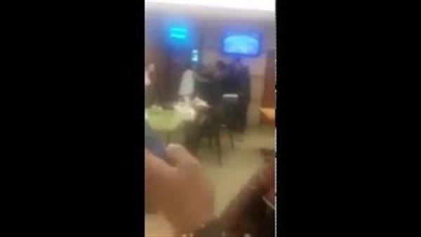 بالفيديو.. مشاجرة بين مغربيتين بسبب شاب وسيم