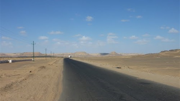  «نواب مصر» يطالب القوات المسلحة بانهاء طريق الواحات  