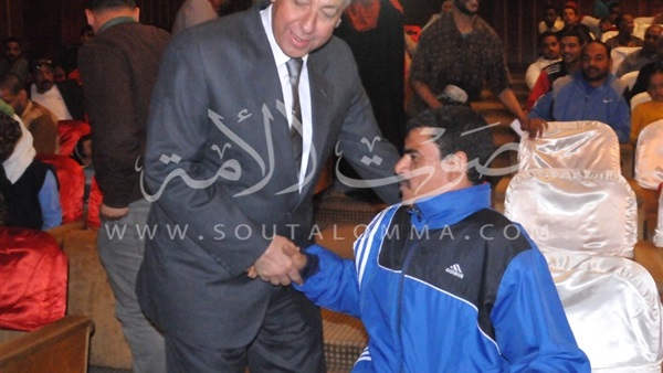 بالفيديو والصور.. محافظ أسوان يشهد الملتقي الأول لذوي الإعاقة