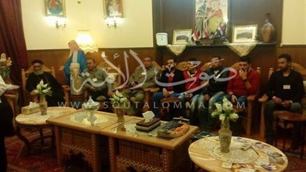 بالصور.. المصريين الأحرار يهنئ مطران بورسعيد الأنبا تادرس 