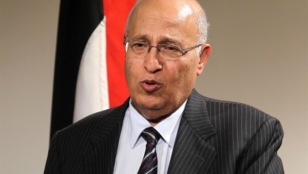 شعث يبحث مع سفراء وقناصل عدد من الدول الانتهاكات الإسرائيلية 