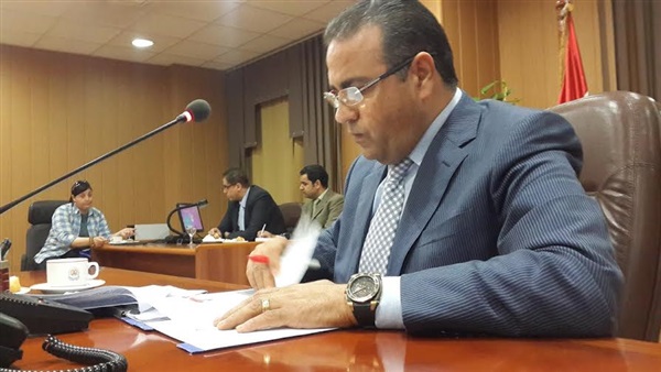 تكريم فريق طلابي بحقوق المنصورة لفوزه بمسابقة المحاكمة