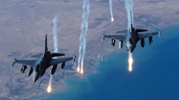 طيران التحالف الدولي يقصف مقر «المحكمة الشرعية» لـ«داعش»