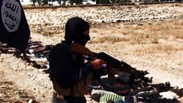 خبراء يحذرون من مخاطر سيطرة «داعش» على مخازن السلاح بليبيا