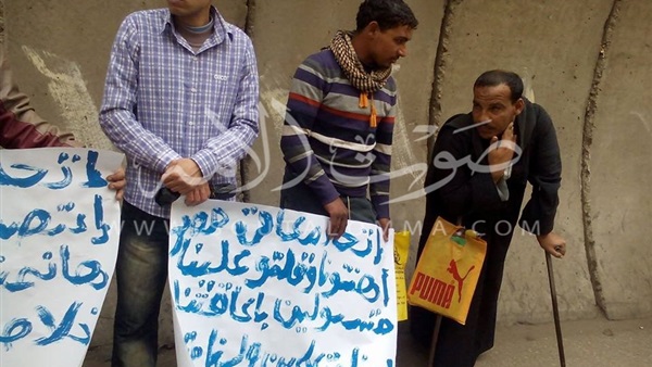 بالصور.. وقفة احتجاجية لذوي الاحتياجات الخاصة أمام «الوزراء»