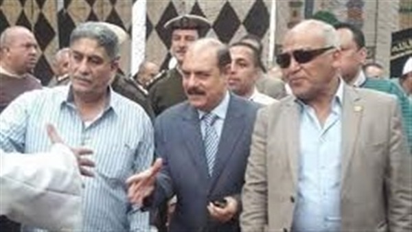 بالصور.. القيادات الأمنية تنهي خصومه ثأرية بالفيوم 