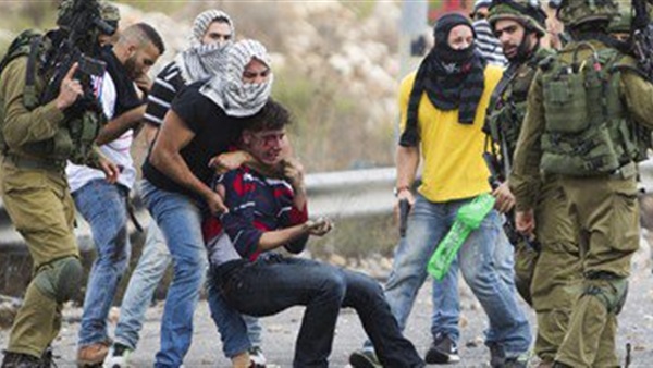 إصابة فلسطيني بجروح خطيرة في مواجهات مع قوات الاحتلال 