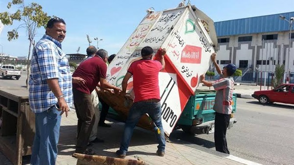 بالصور..حملة لإزالة الإشغالات  بحي الضواحي ببورسعيد  