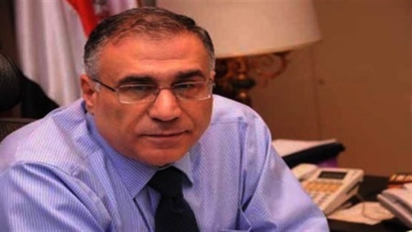 سفير مصر ببيروت يسلم مساعدات طبية مهداة من القوات المسلحة للاجئين