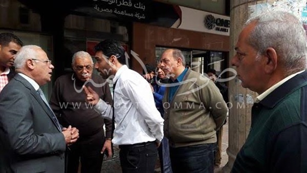 بالصور.. محافظ بورسعيد يأمر بإزالة إشغالات شارع الجمهورية