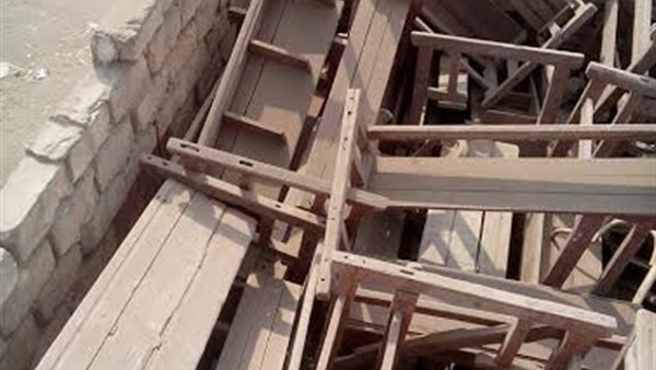 بالصور..رئيس مدينة السنبلاوين يوقف  مدير مدرسة بسبب الإهمال  