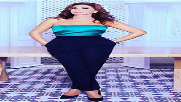 اليسا تخضع لجلسة تصوير جديدة  