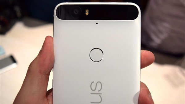 إنتهاء مشكلة الشاشة الصفراء مع تحديث «نكسس 5X»