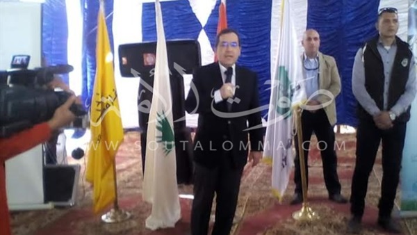 بالصور.. وزير البترول يفتتح مشروع الغاز الطبيعي بالأقصر