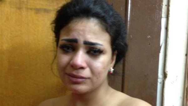 الآداب.. تحرير قضية «غسيل أموال» للفنانة حنين لانتفاعها من الدعارة