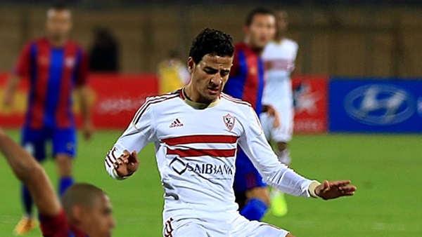 سر إلقاء توفيق «تي شيرت» الزمالك على الأرض
