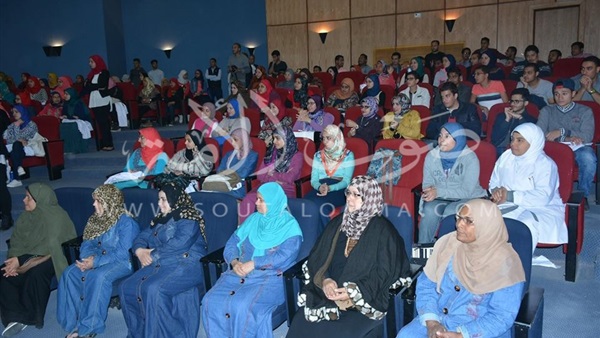 بالصور.. الجامعة المصرية الروسية تكرم الأمهات المثاليات 