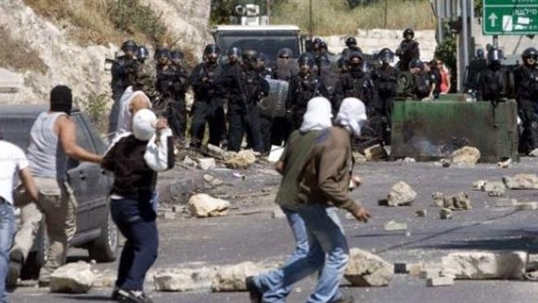اندلاع مواجهات بين الفلسطينيين وقوات الاحتلال بالخليل  