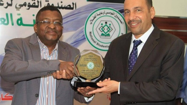 بعثة جامعة أسوان تعود من السودان عقب مشاركتها في المسرح الصيفي