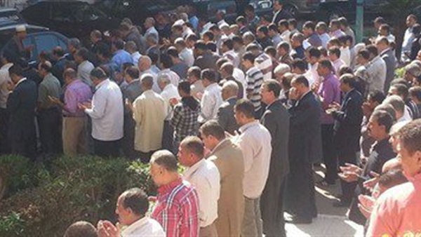   أهالى كفر الشيخ يؤدون صلاة الغائب على شهداء الحرم    