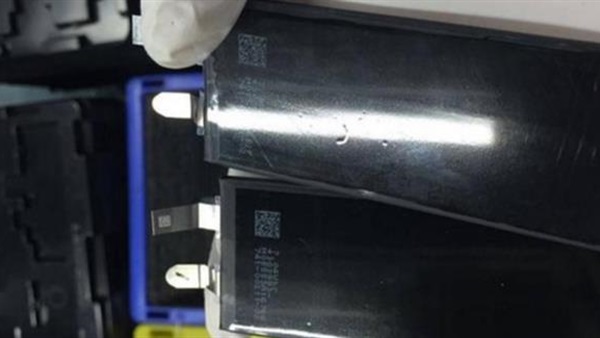 أحدث التسريبات: "آي فون 7" بهيكل من السيراميك