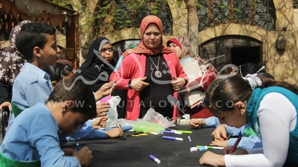 بالصور.. محافظ القاهرة يشهد احتفالية عيد الأم بالسيدة زينب