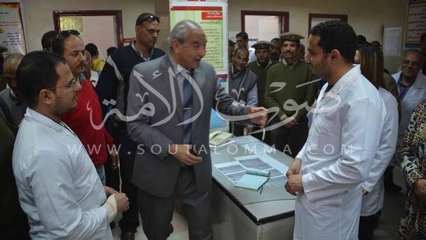  بالصور.. محافظ المنيا يتفقد مستشفي مطاي المركزي