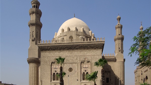 «اﻵثار»: كشف ممرات أثرية أسفل مسجد السلطان حسن