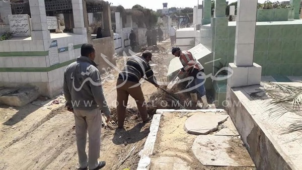 بالصور.. حملة لنظافة مقابر بورسعيد 