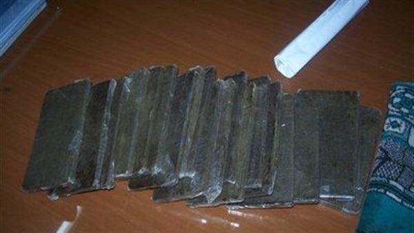 ضبط شابين بحوزتهما 39 قطعة حشيش بمدينة طيبة الجديدة شمال الأقصر