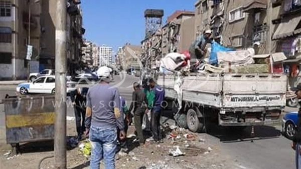بالصور.. حملة نظافة بشوارع حى المناخ ببورسعيد 