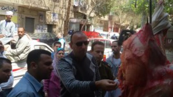 بالصور.. ضبط 45 كيلو لحم برازيلي فاسد ببنى سويف