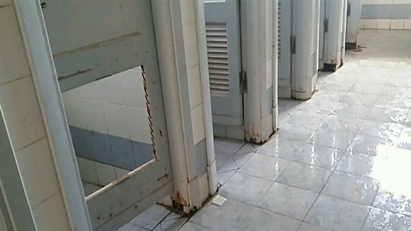 بالصور..مطالب بإقالة وكيل تعليم  الإسكندرية بسبب الإهمال 