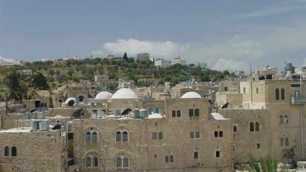 اضراب شامل فى الخليل حداداً على استشهاد فلسطينيين  