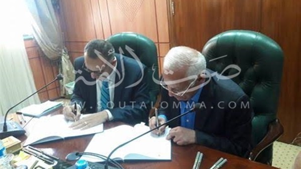 بالصور.. محافظ بورسعيد يوقع بروتوكول إنشاء 50 عمارة  