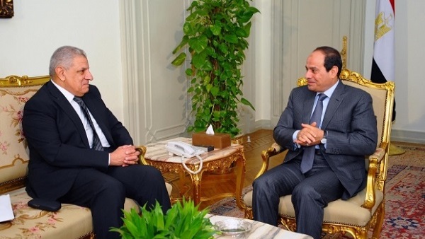 مفاجأة: محلب خطط للإطاحة  بـ4 وزراء ففوجئ بقرار إقالته 