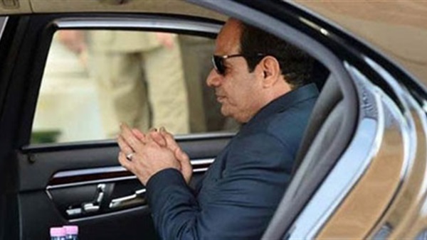 السيسي يؤدى صلاة الجمعة بمسجد السلام فى شرم الشيخ