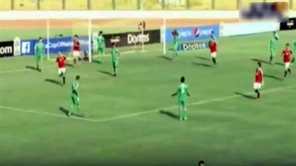 نجاة لاعبي منتخب مصر من اعتداء الجماهير النيجيرية 
