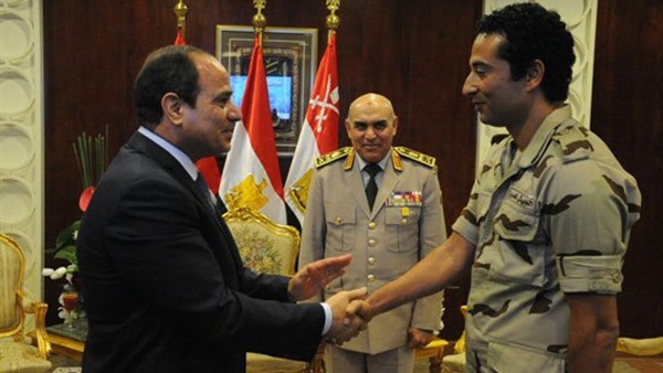 عمرو سعد ينشر صورة له بالزى العسكرى   